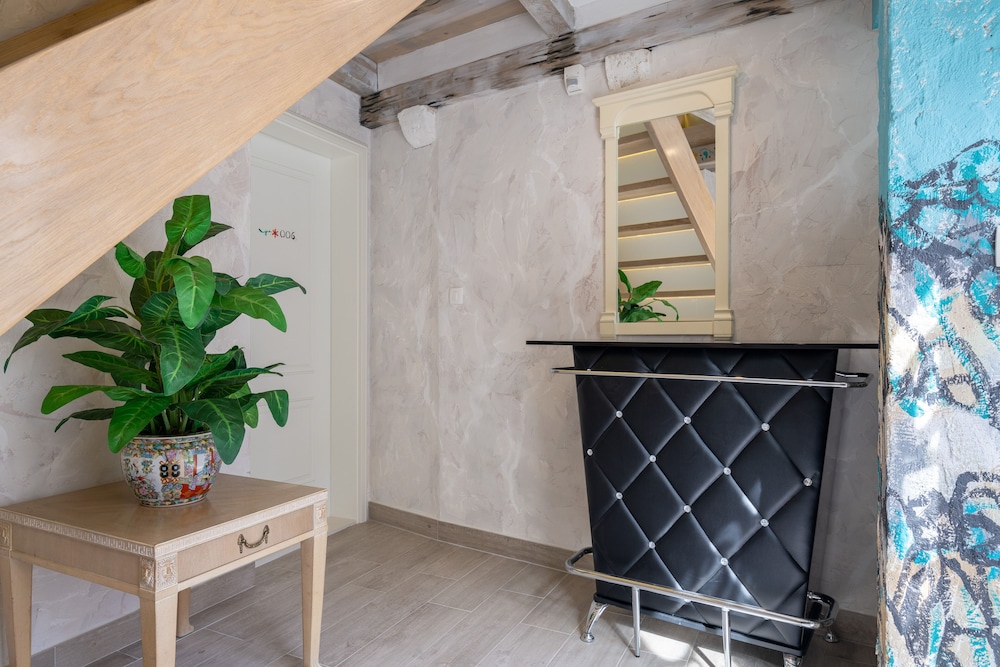 Historic Plaza Varos Split - Adults Only 3/57