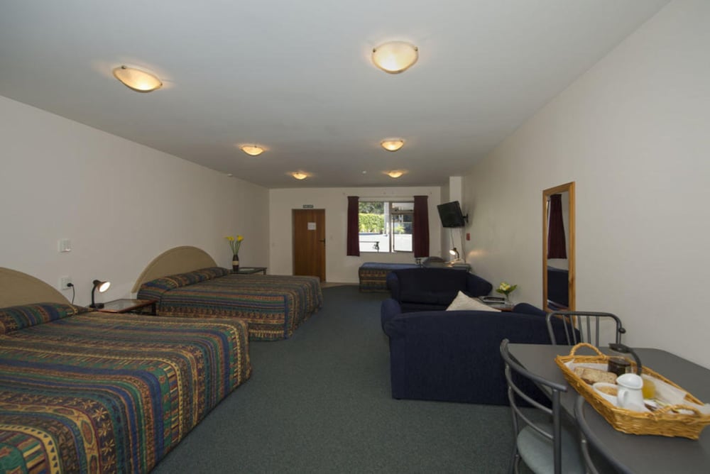 Lake Point Motel 18/37