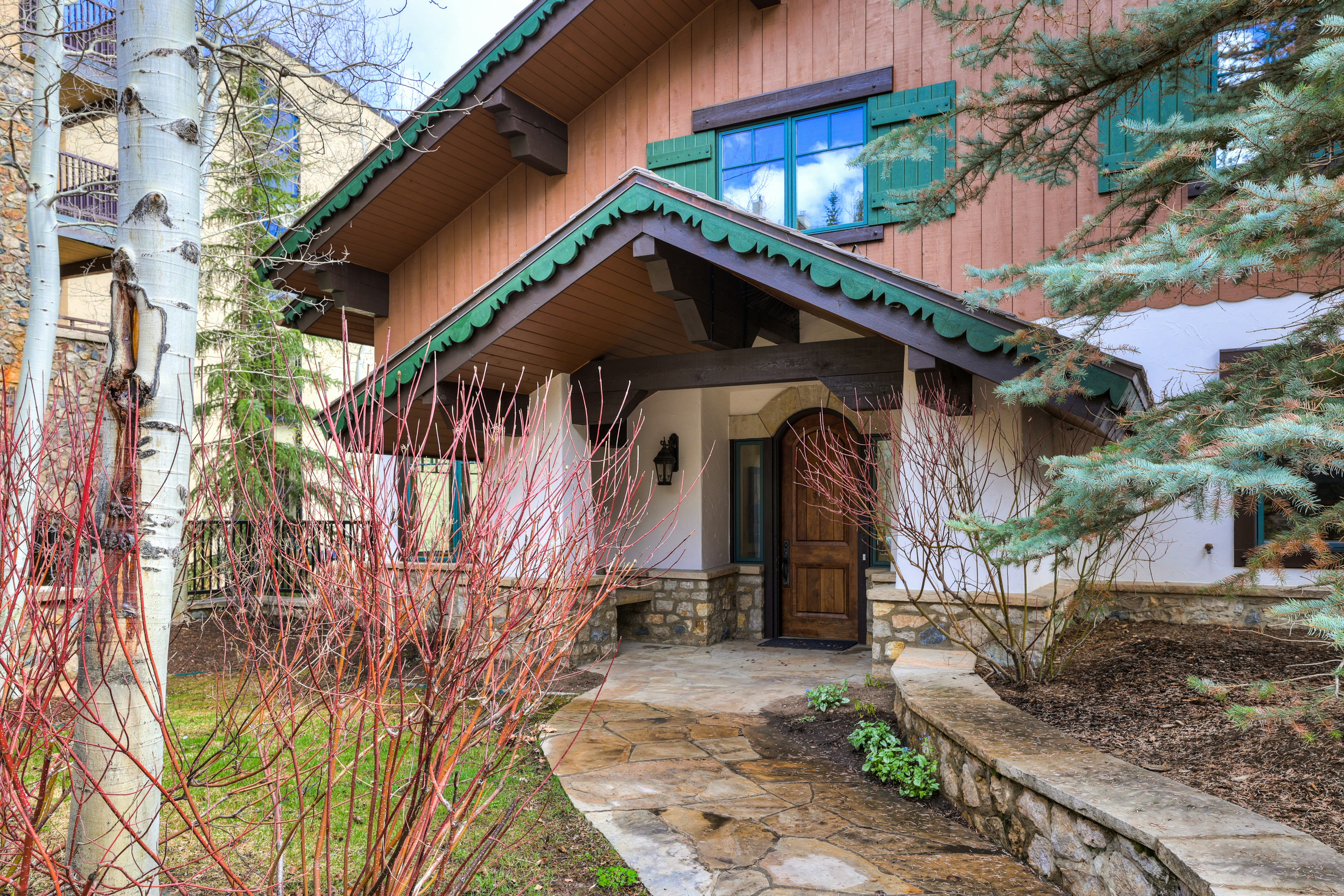 Vail Resorts' Legendary Lodging at Ritz-Carlton Residences 2/50
