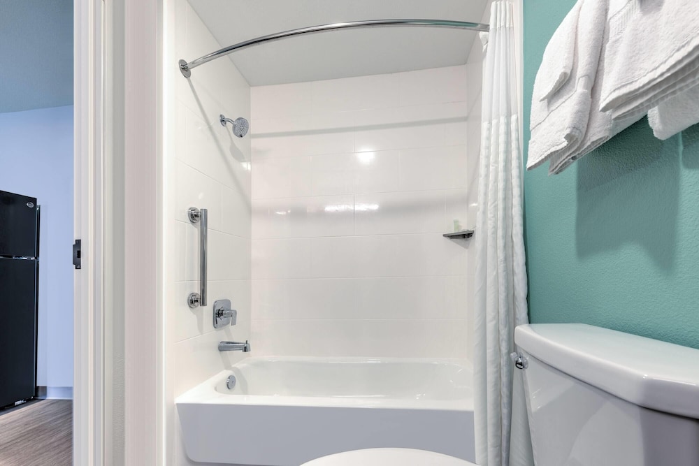 ECHO Suites Extended Stay by Wyndham Dallas Plano/Richardson 59/62