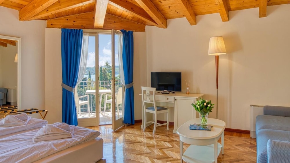 Hotel Villa Galeazzi 57/75