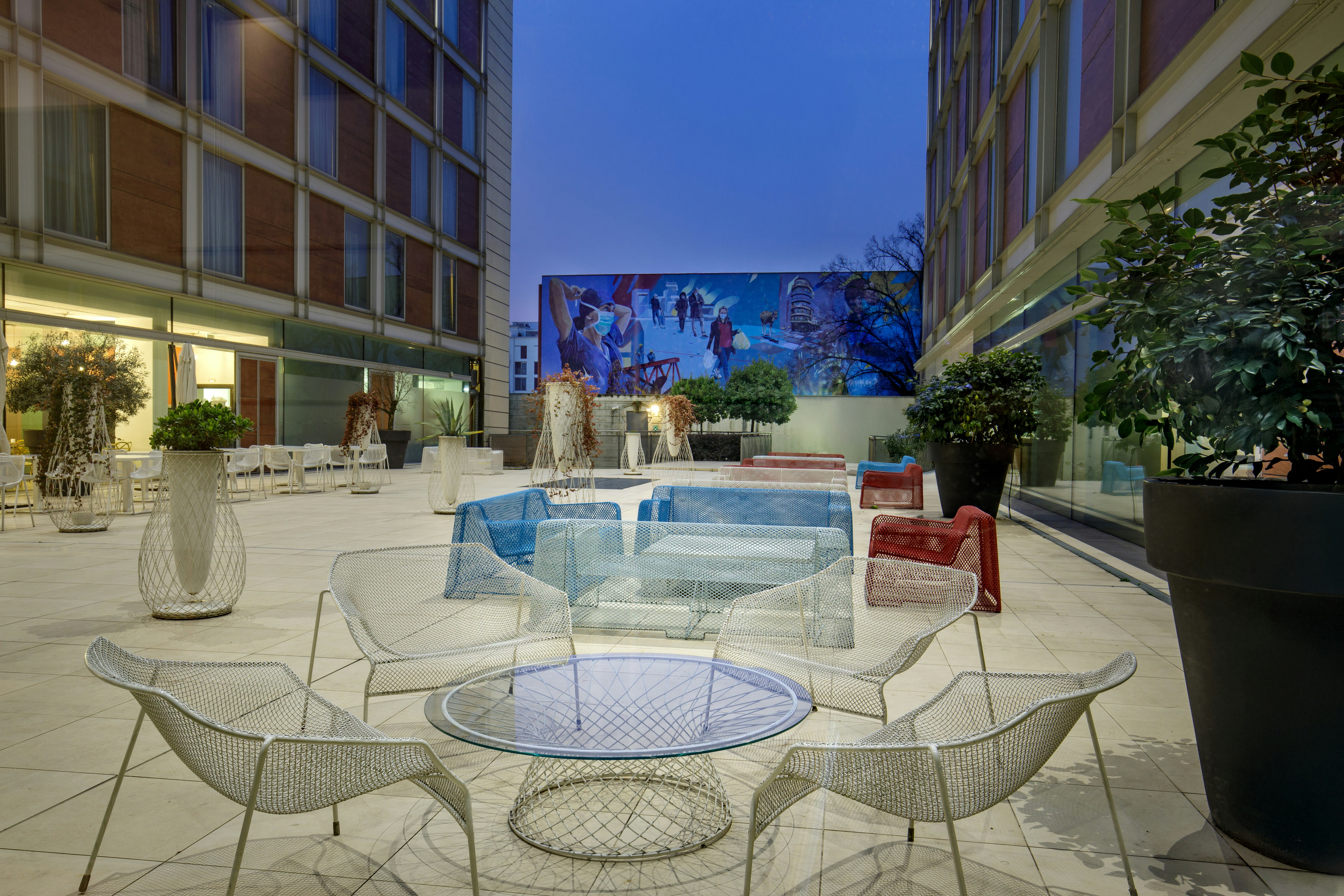 DOUBLETREE BY HILTON MILAN 8/83