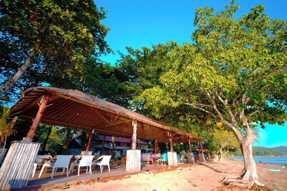 Villa Cha Cha Chaolao Beach Resort 56/60