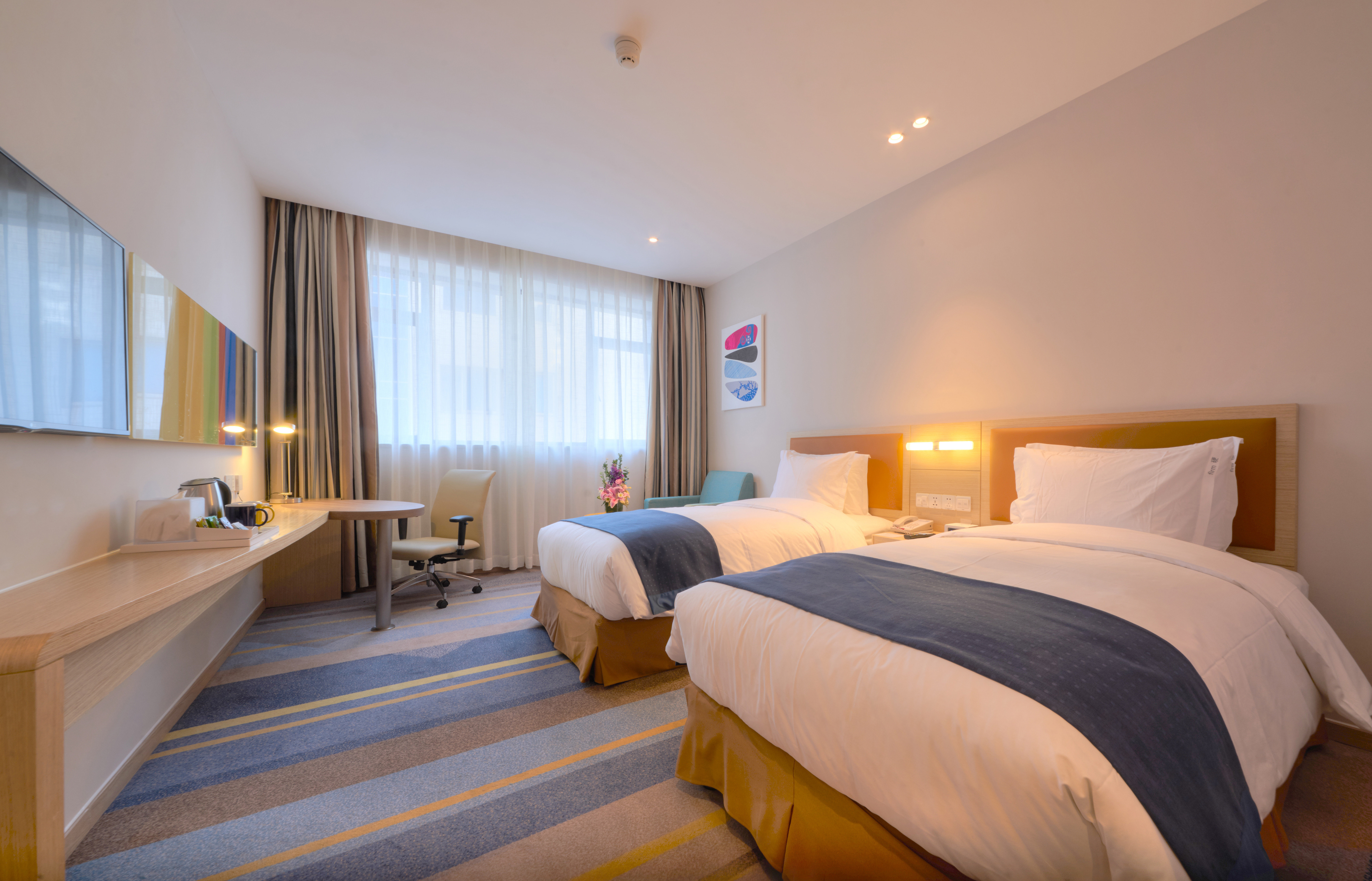 Holiday Inn Express Shanghai Zhenping 24/69
