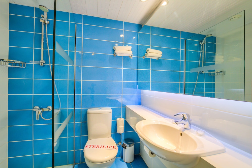 Anonymous Beach Hotel - Adults Only 17/72