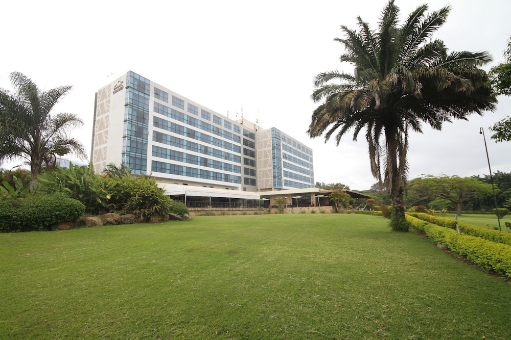 Mount Meru Hotel 70/72