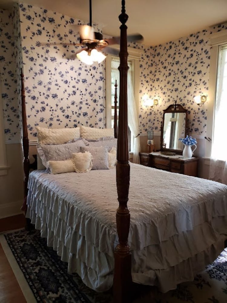 The Lancaster Manor Bed and Breakfast 13/50