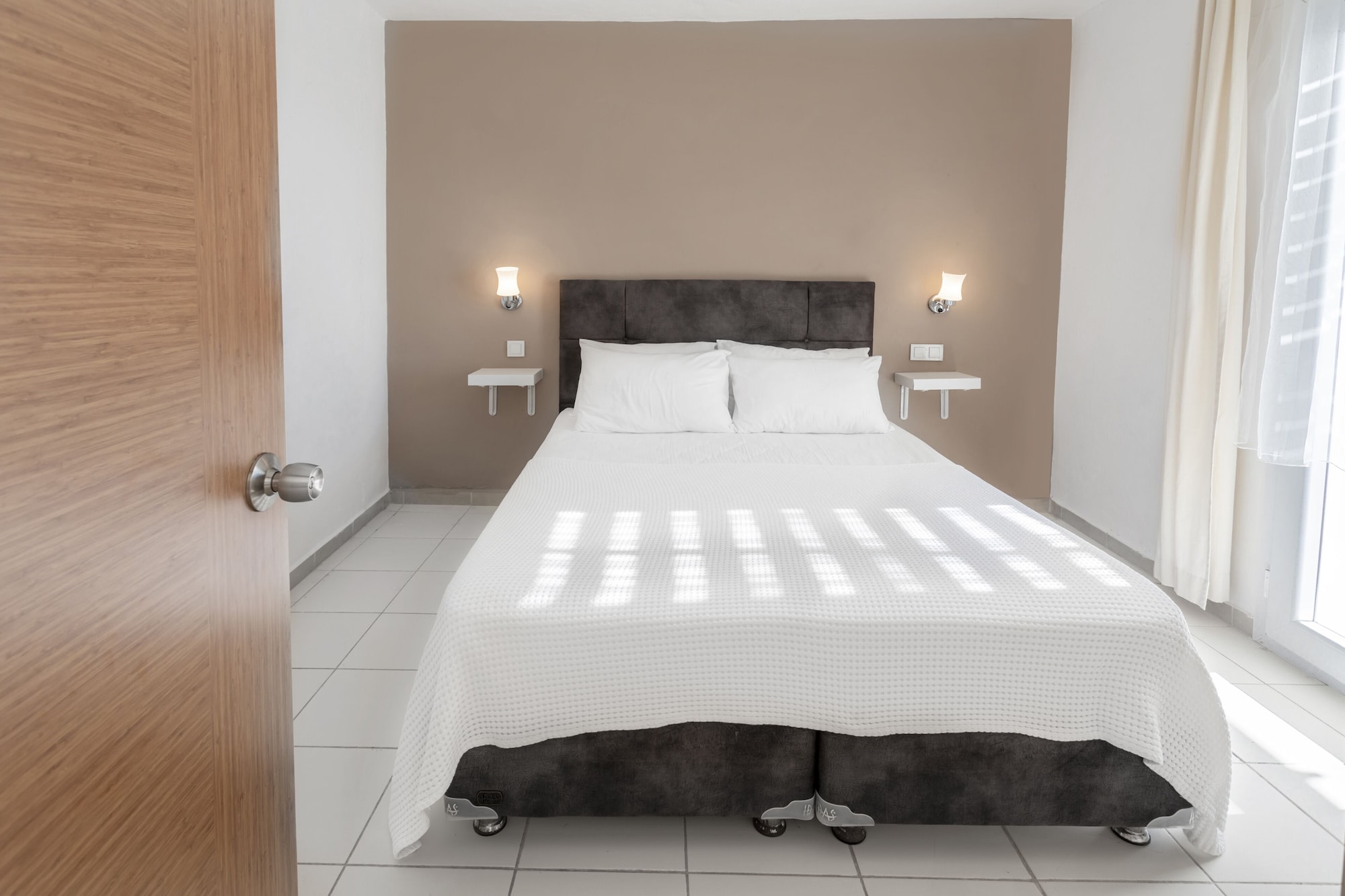 1 BEDROOM, APARTMENT