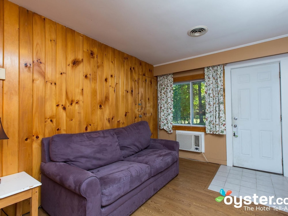 NORTHERN LIGHTS LODGE 33/70
