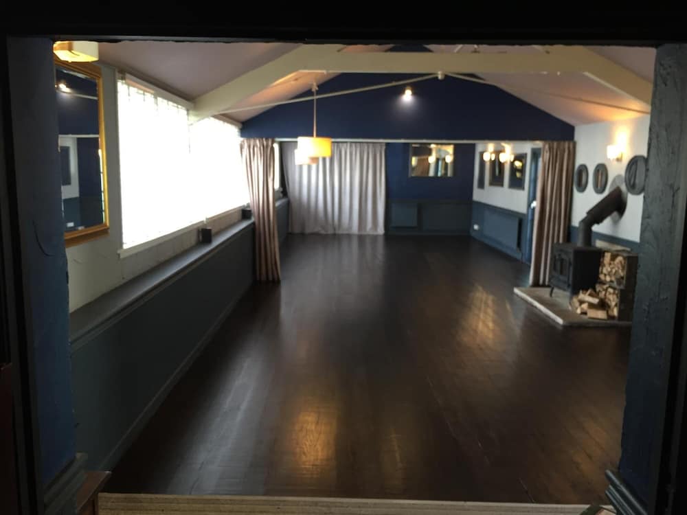 The Bell Inn 5/50