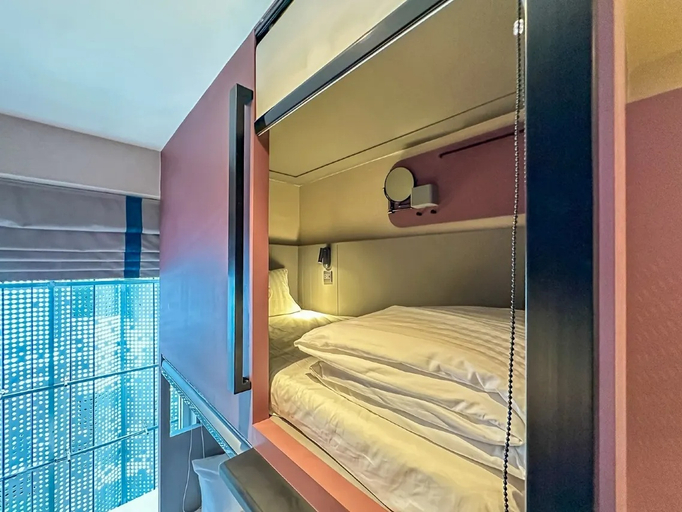 Female Dorm, Female Only, Upper