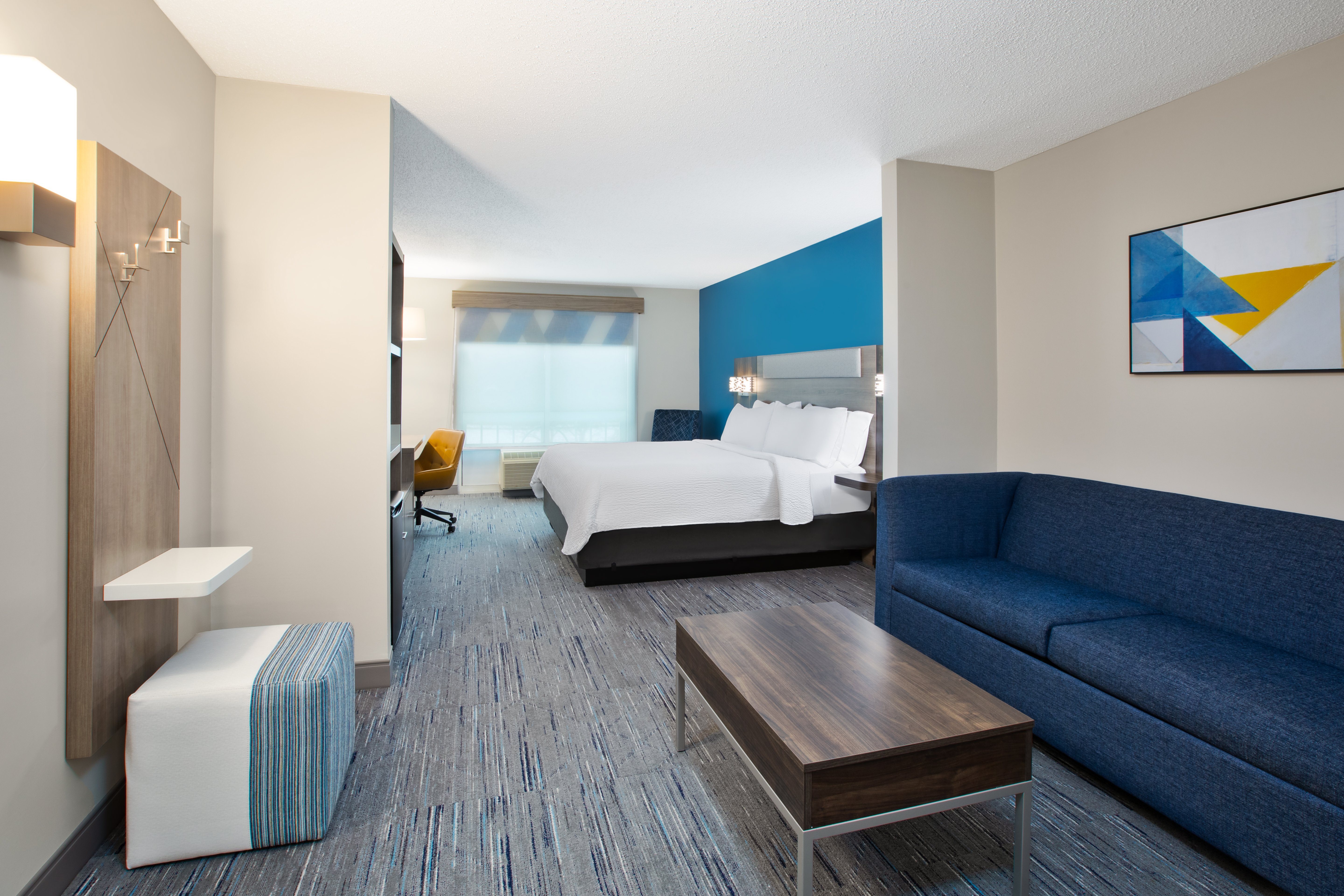 Suite, King Bed, Holiday Inn Express Hotel Suites Grand Rapids North 2/4