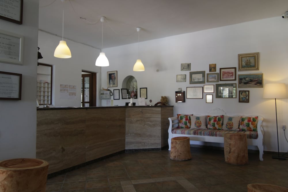 Armadoros Hotel / Ios Backpackers 4/47