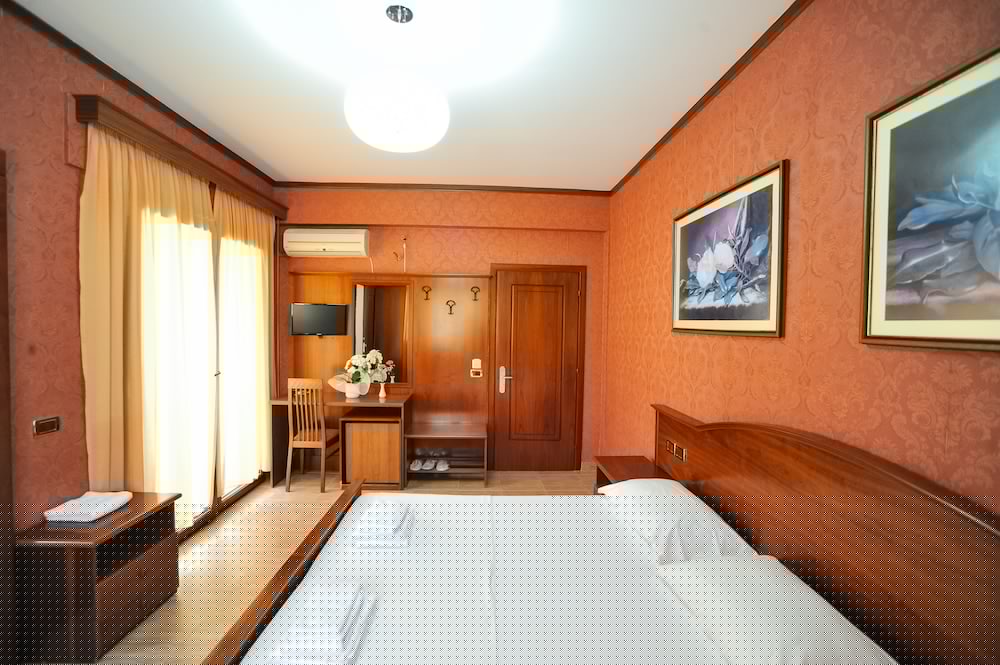 Iliria Internacional Hotel 15/50