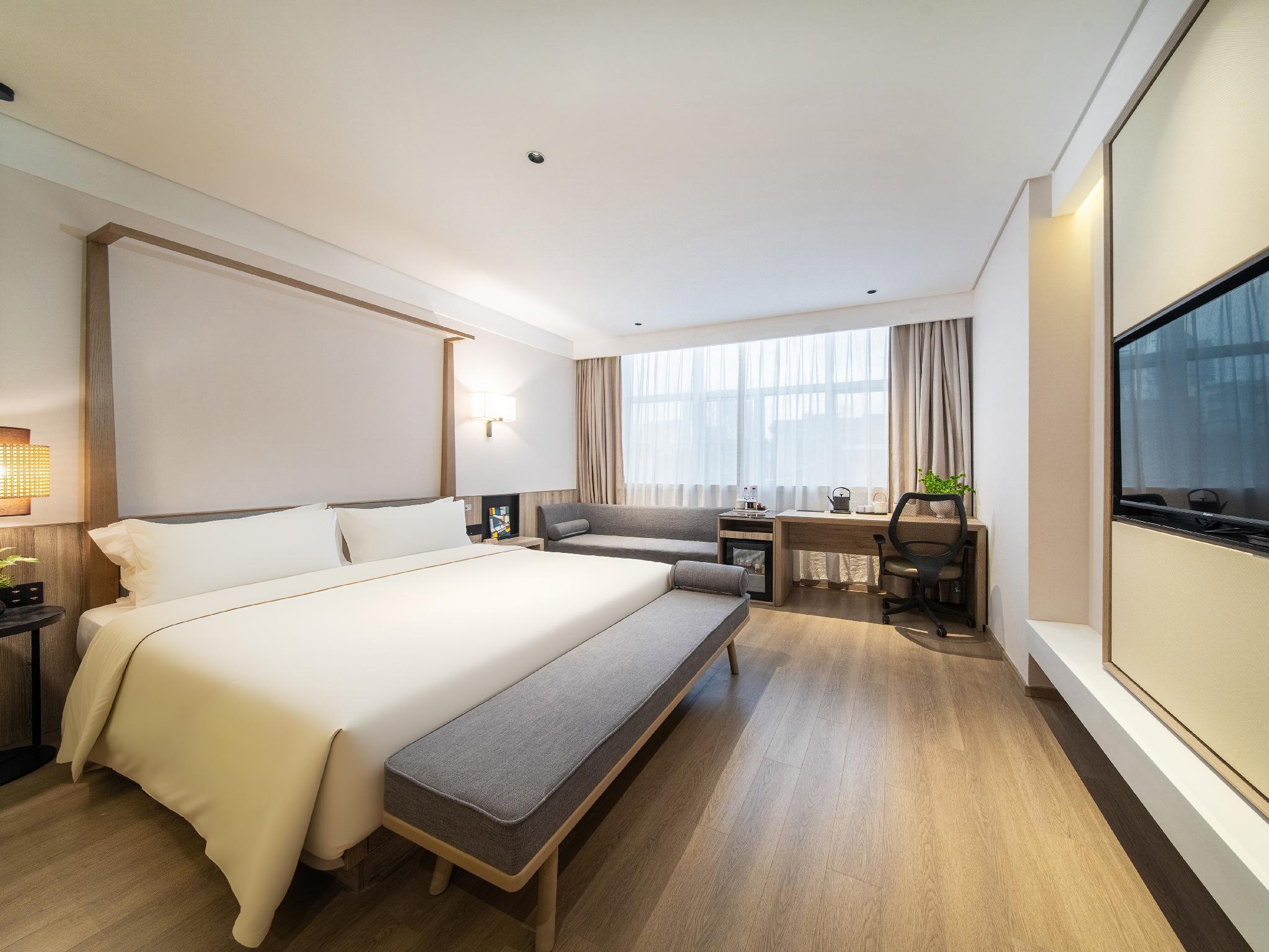 Concept, Queen Bed