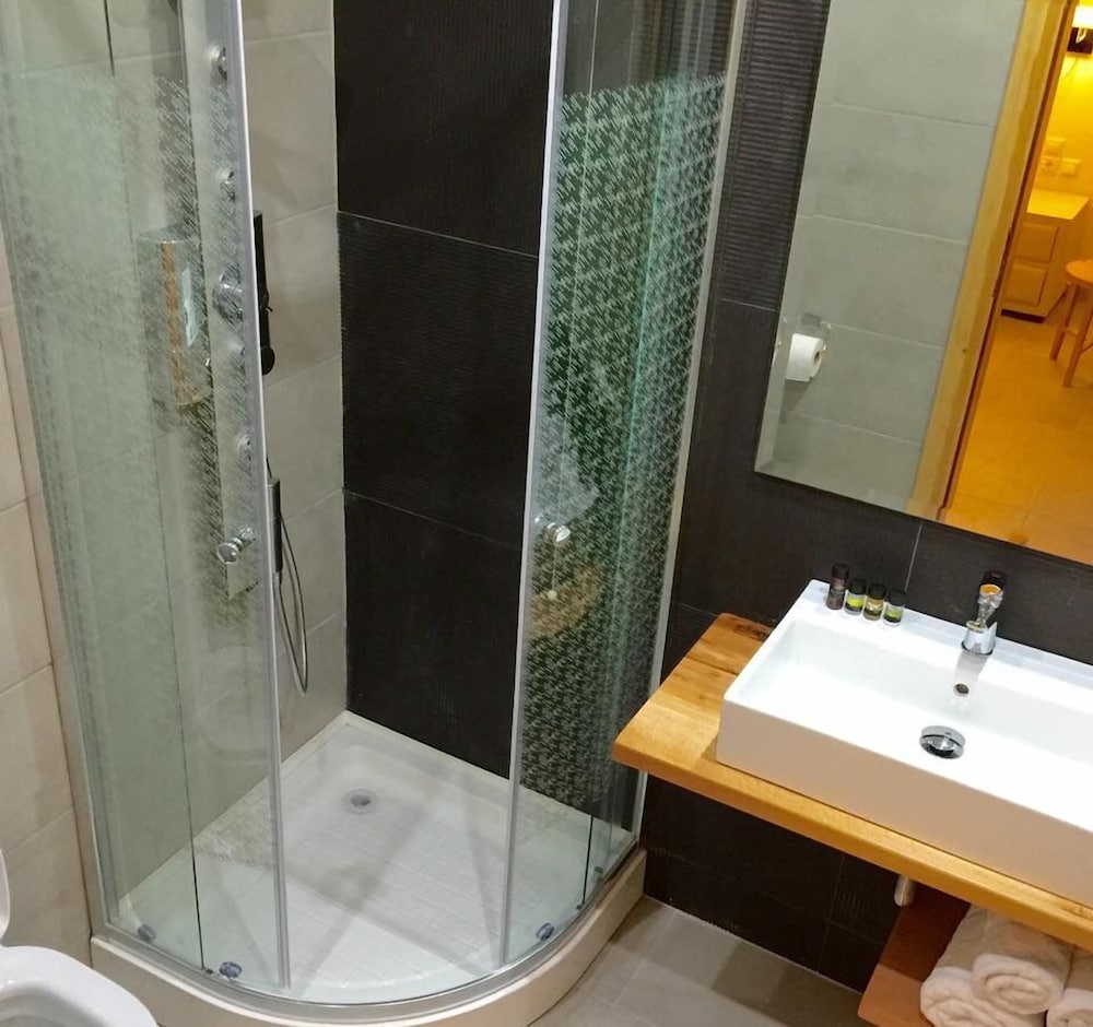 Grand Theoni Hotel Suites And Spa 67/71