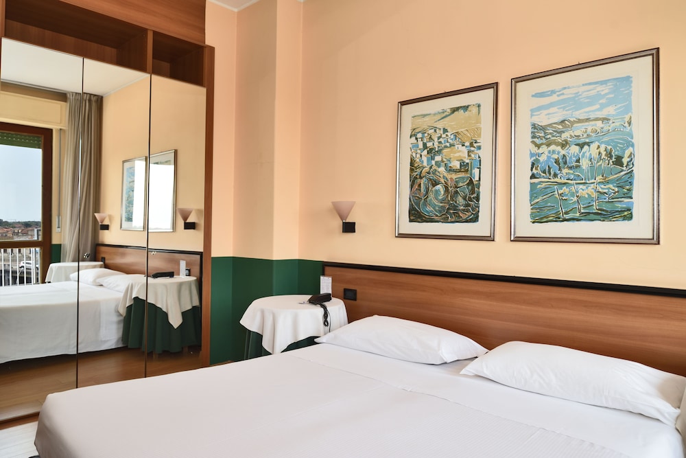 Hotel Carlton 19/62