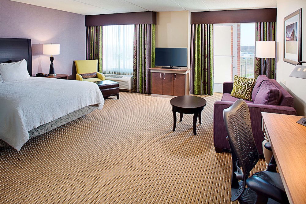 Hilton Garden Inn Hartford North/Bradley Intl Airport 14/50