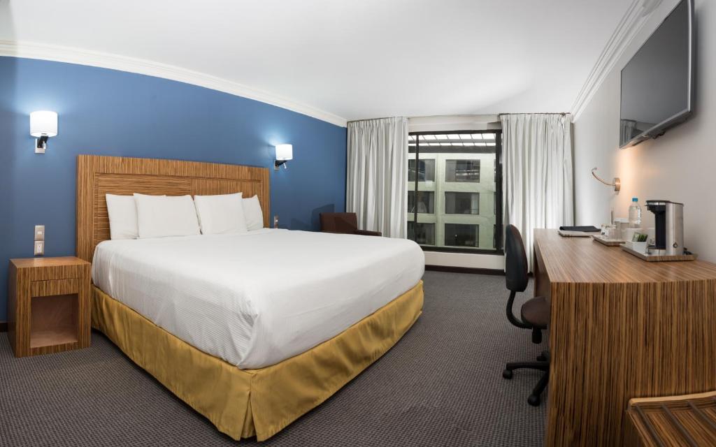Suite, King Bed