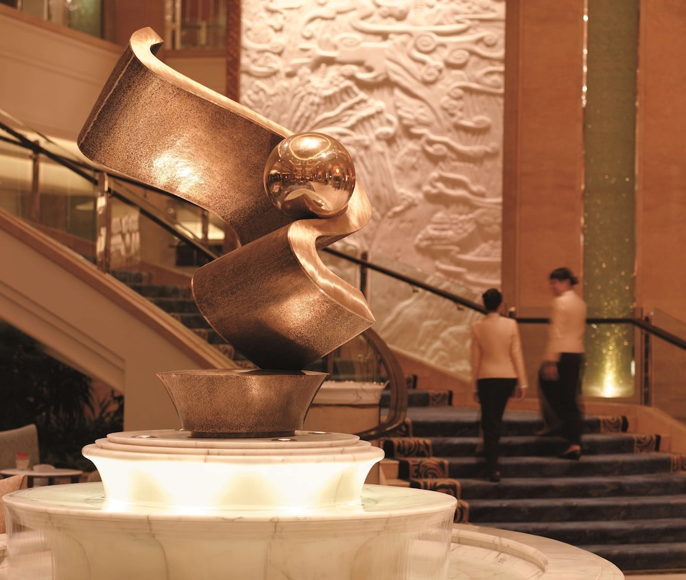 Lobby at Shangri La Guangzhou, GUANGZHOU