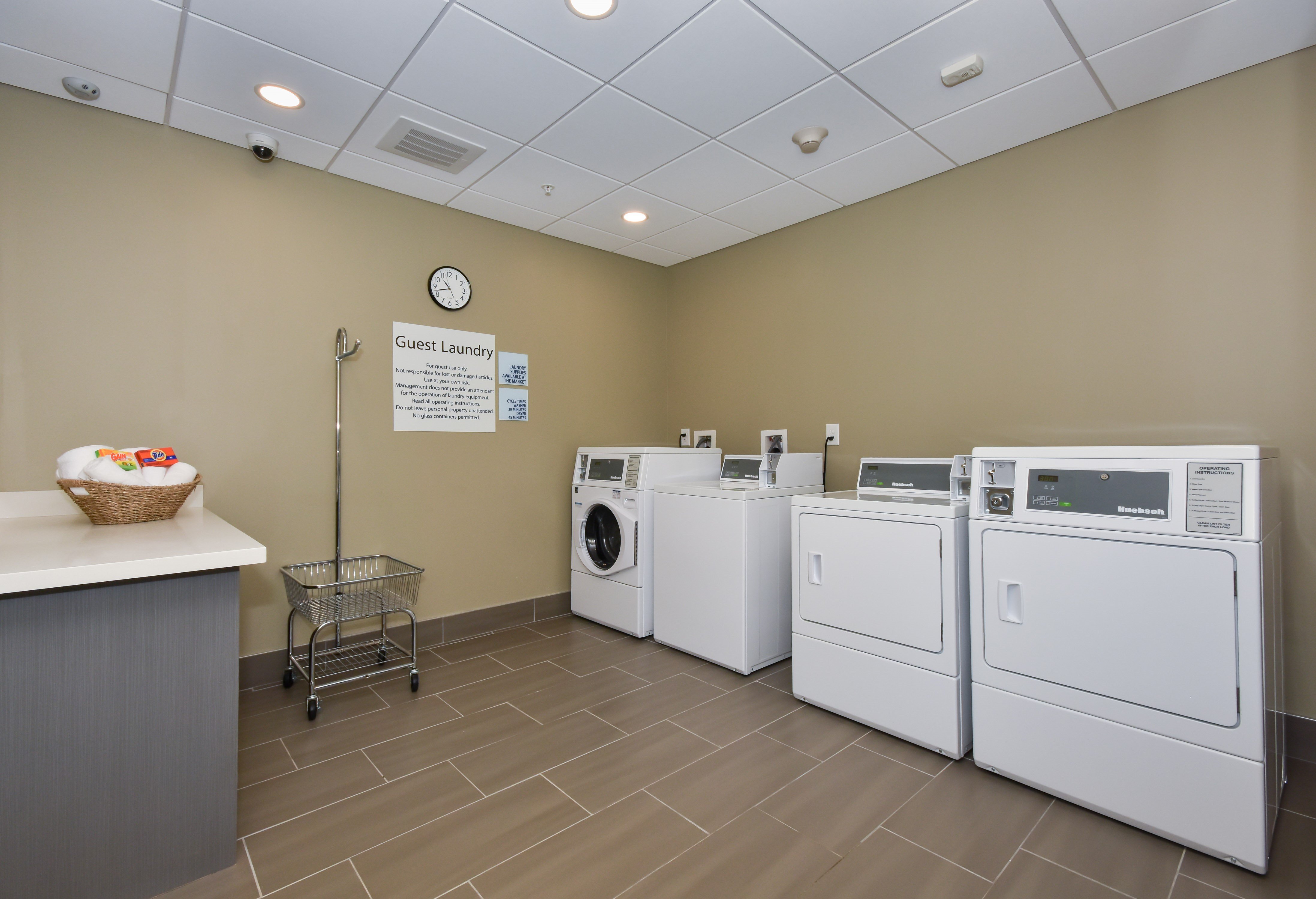 Holiday Inn Express & Suites Charlotte Ballantyne 10/46