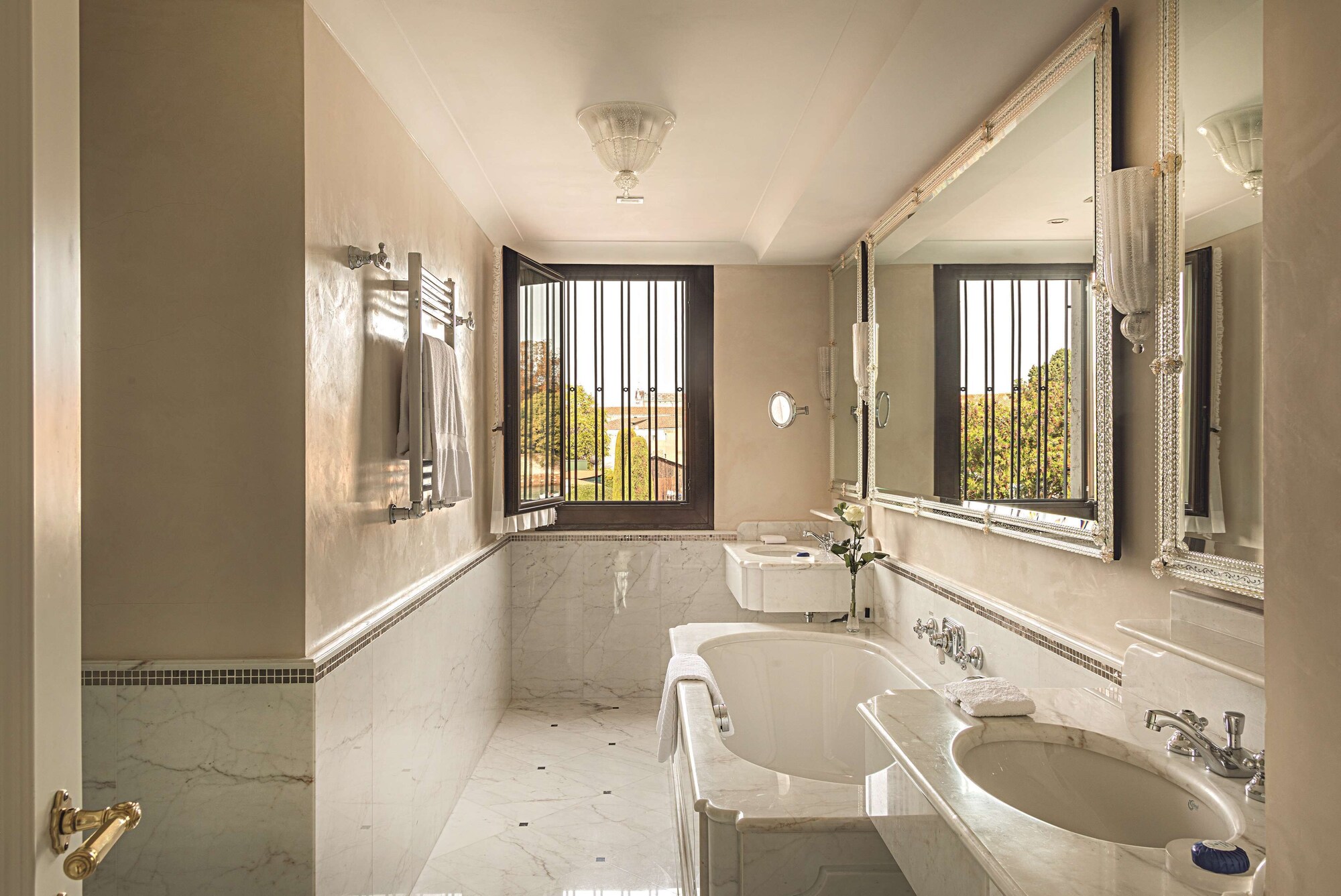 San Giorgio, Suite, King and Twin Beds، Cipriani A Belmond Hotel Venice 7/8