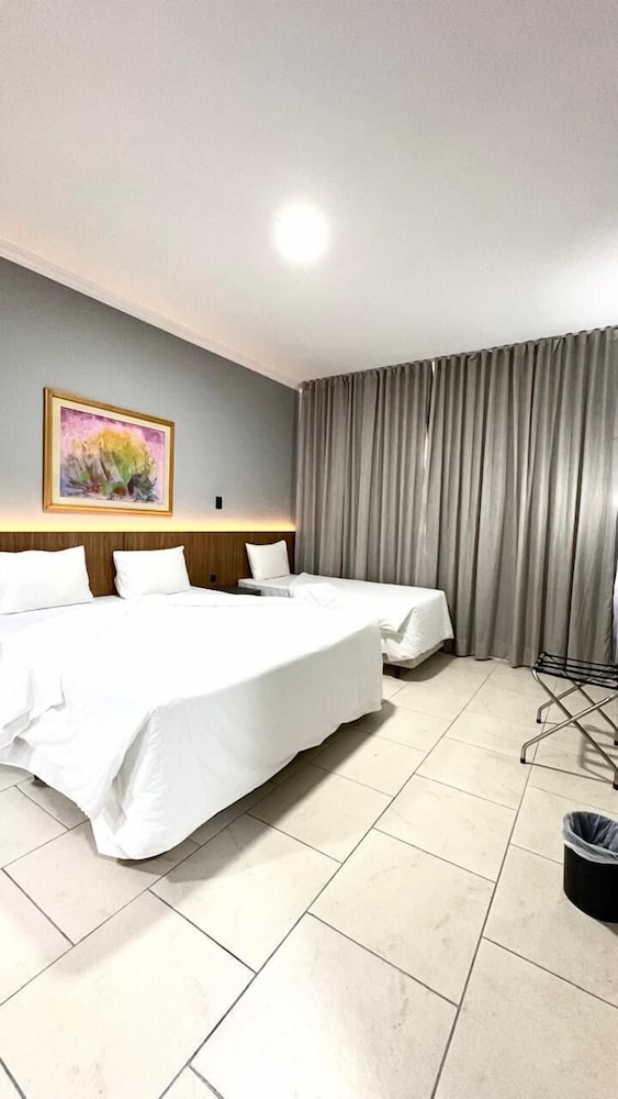 FAMILY SUITE, DELUXE