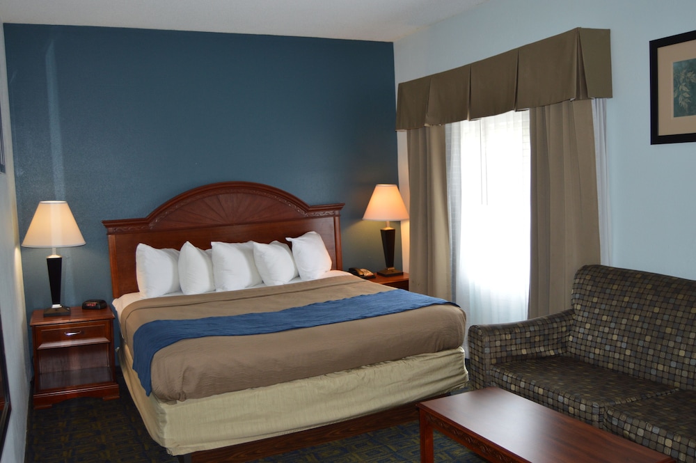 Comfort Inn & Suites Cincinnati Uptown Clifton 18/45