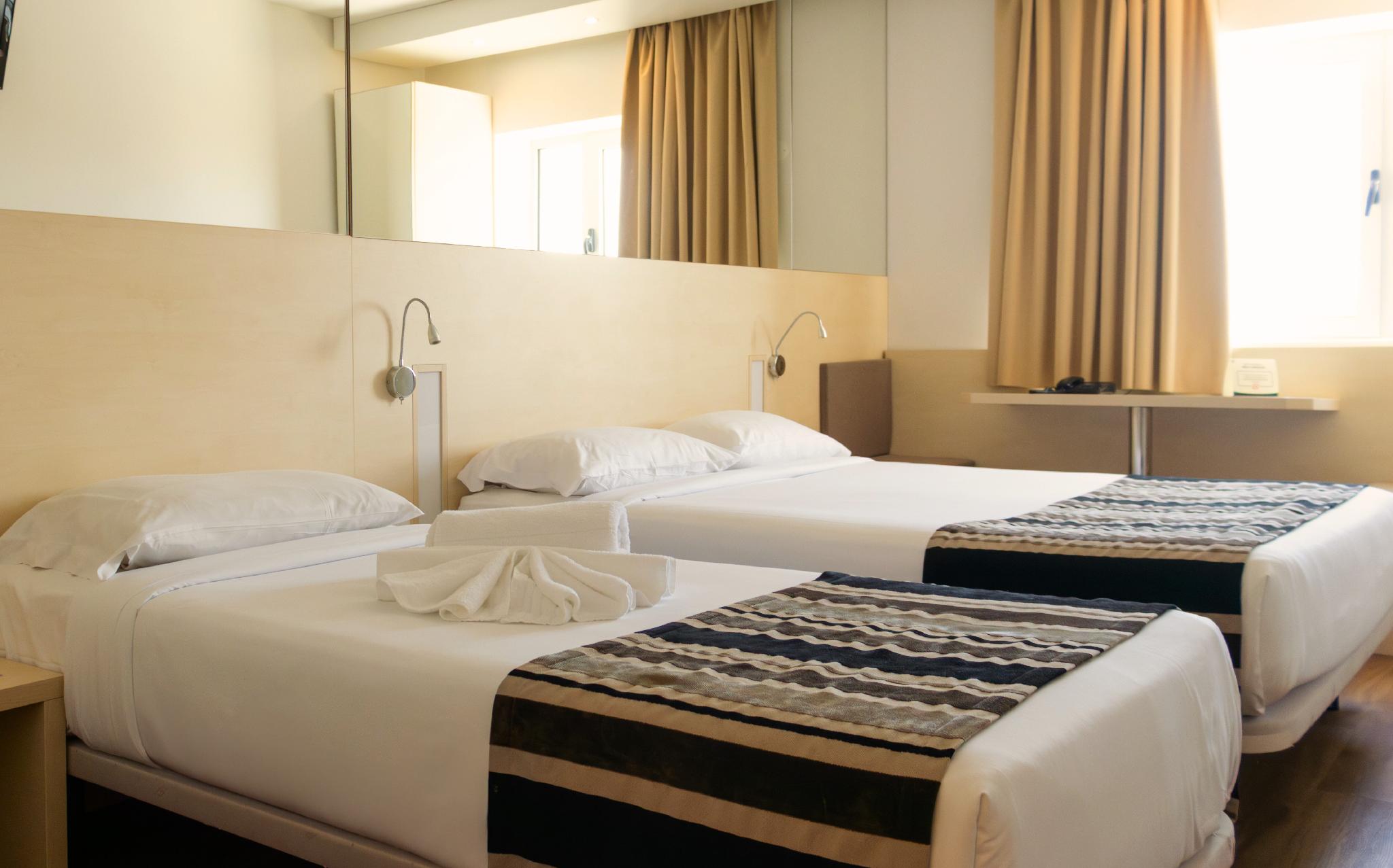 Semi Room, Superior