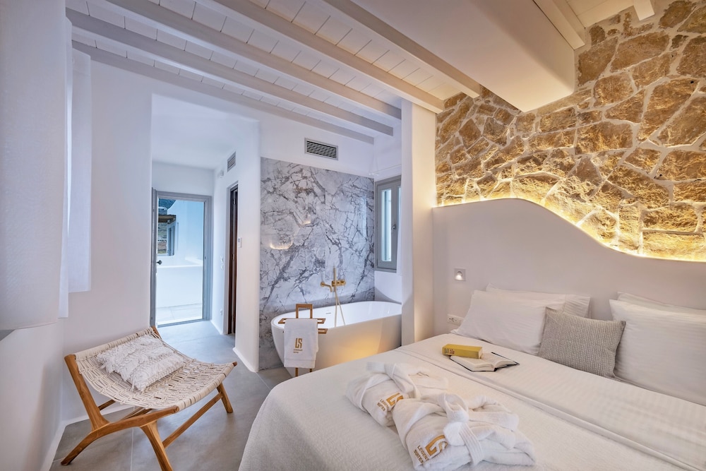 EXECUTIVE, SUITE, SEA VIEW