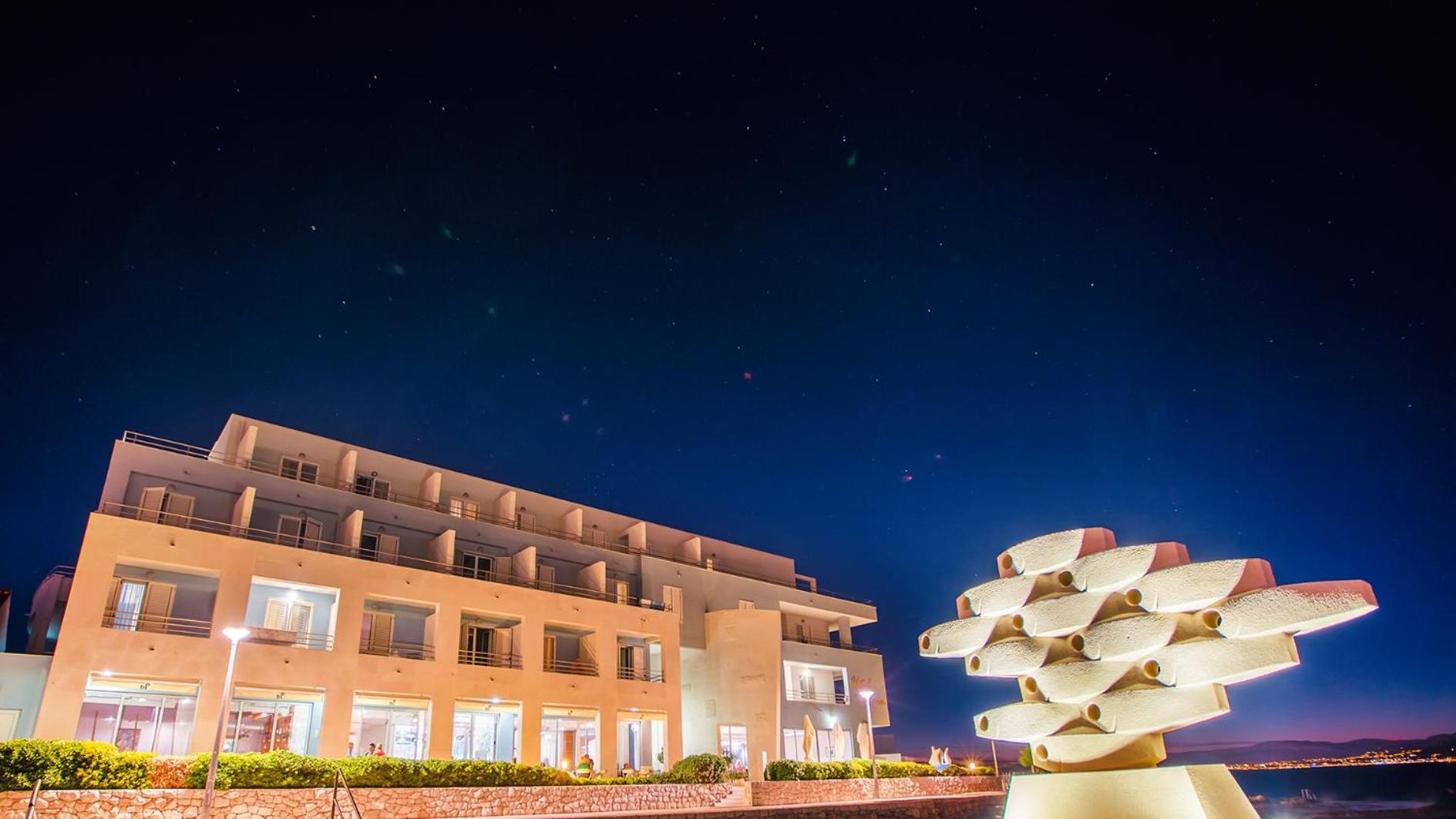 Hotel Pastura 5/55