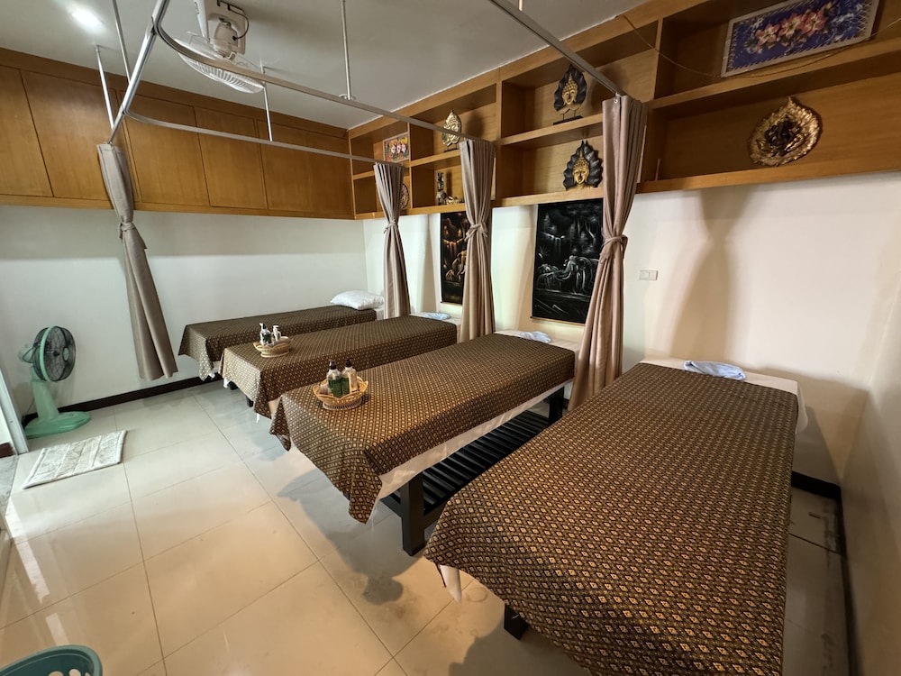 Zephyr Grand Hotel 42/63