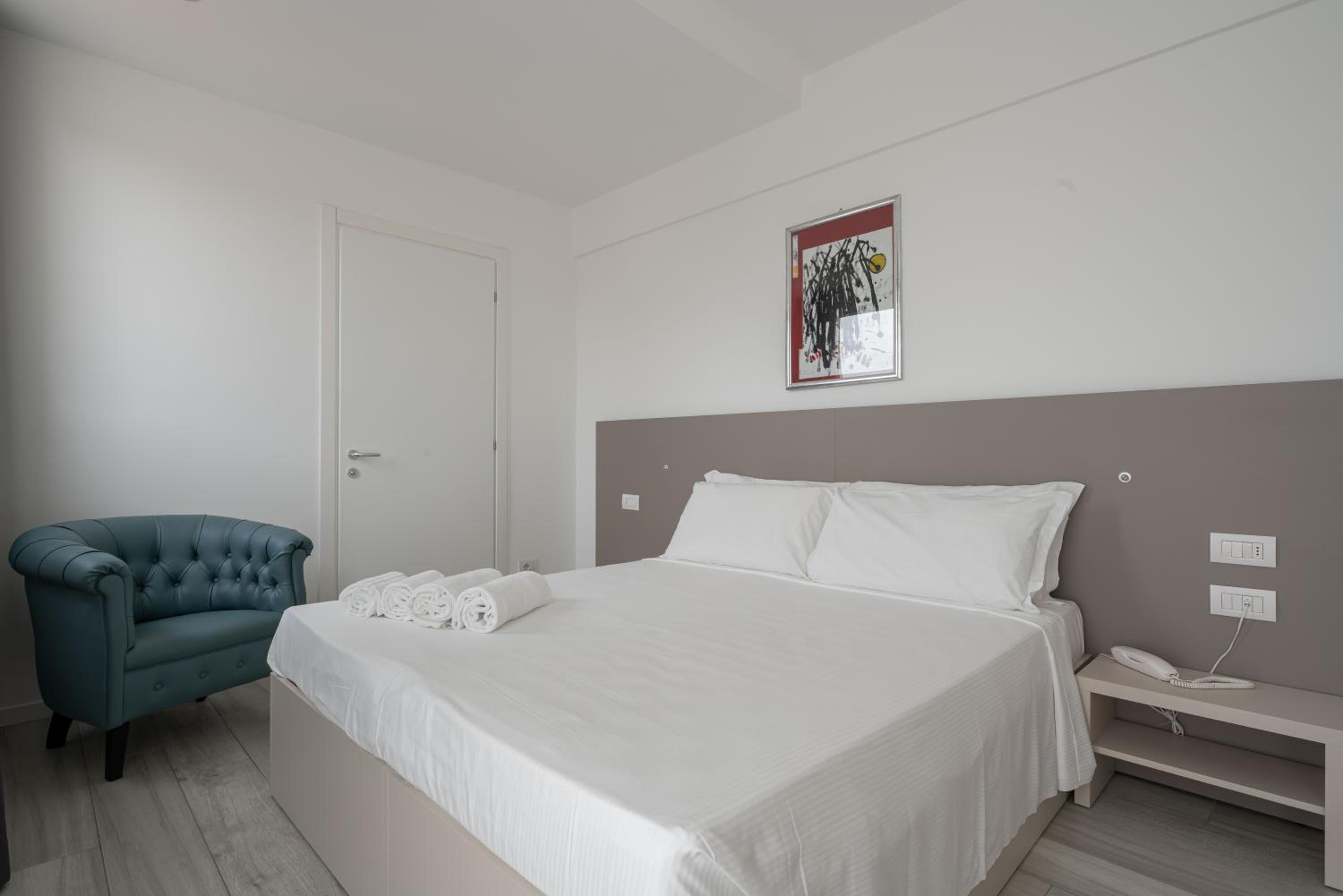 Deluxe, Double Bed, Side Sea View، Hotel Boston 6/10