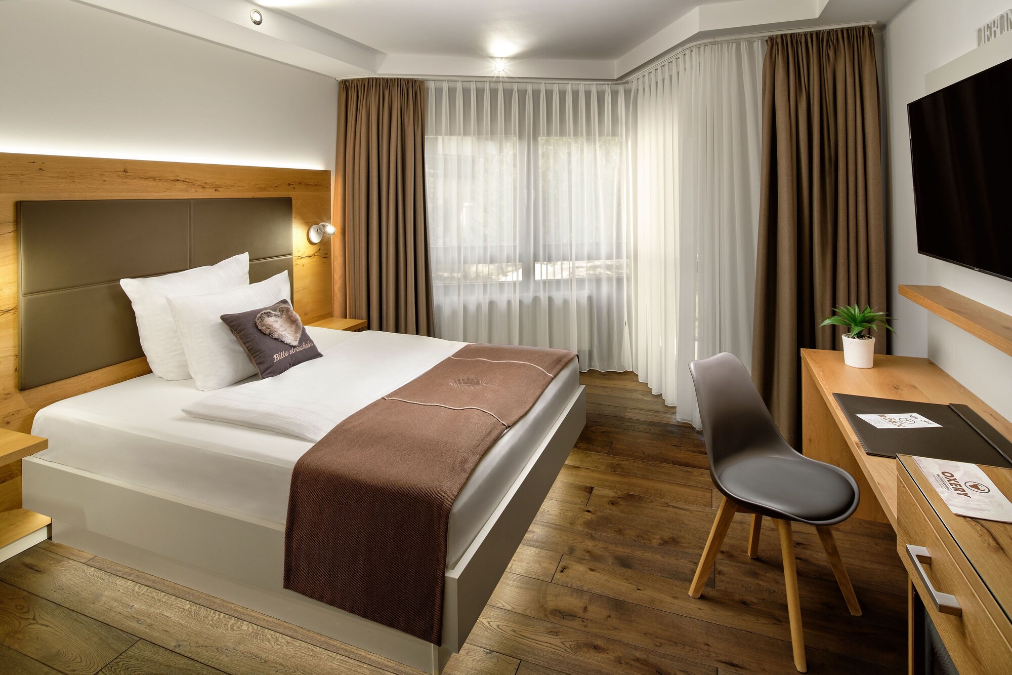 EXCLUSIVE, DOUBLE BED