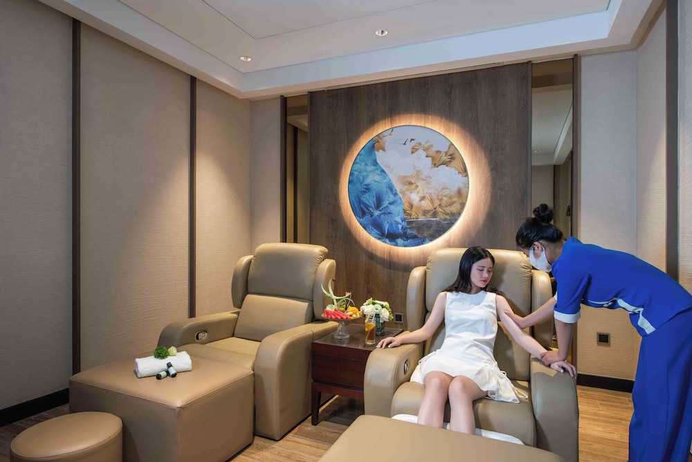 Dongguan Forum Hotel and Apartment 41/50