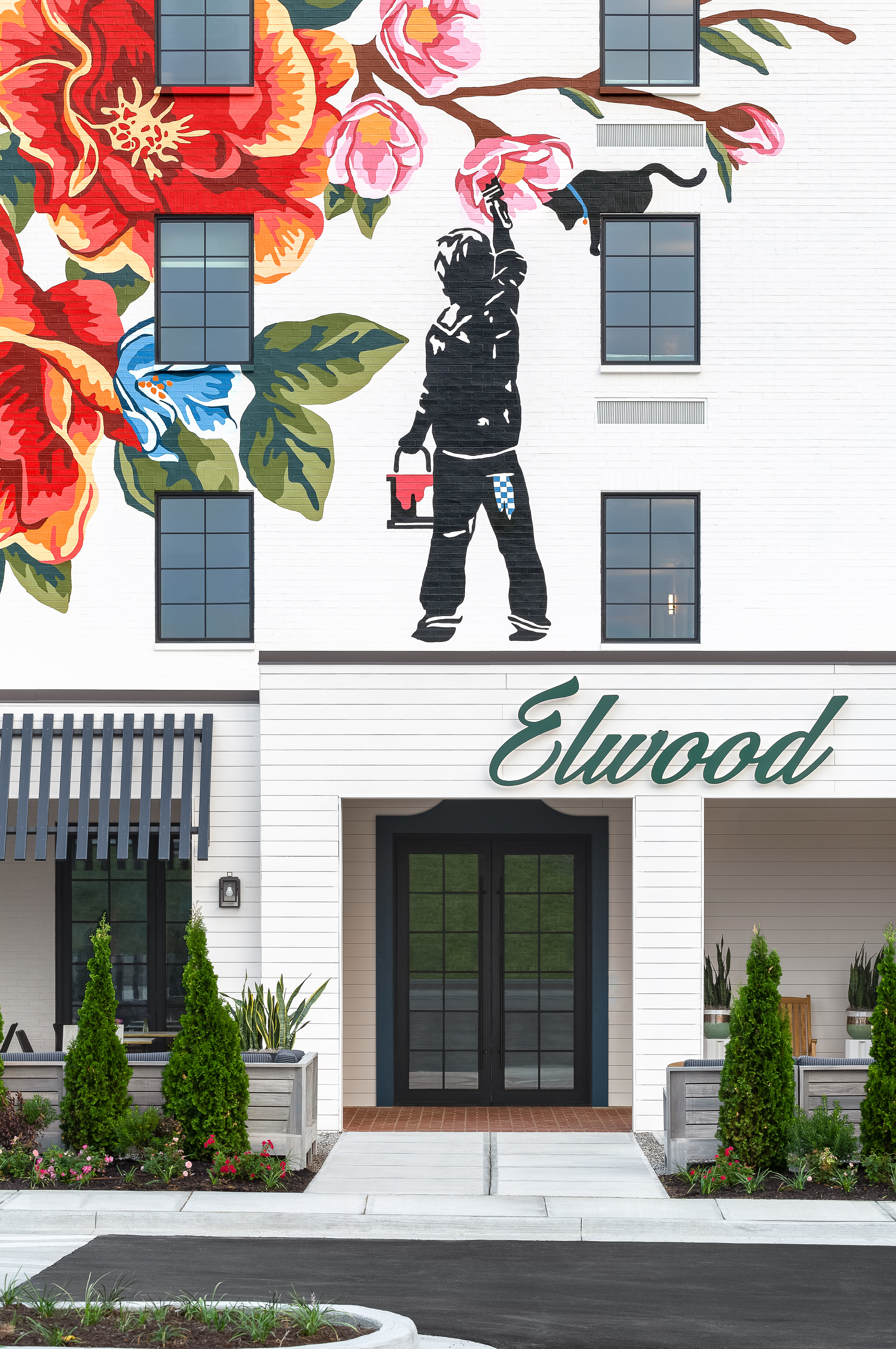 Elwood Hotel and Suites 2/28