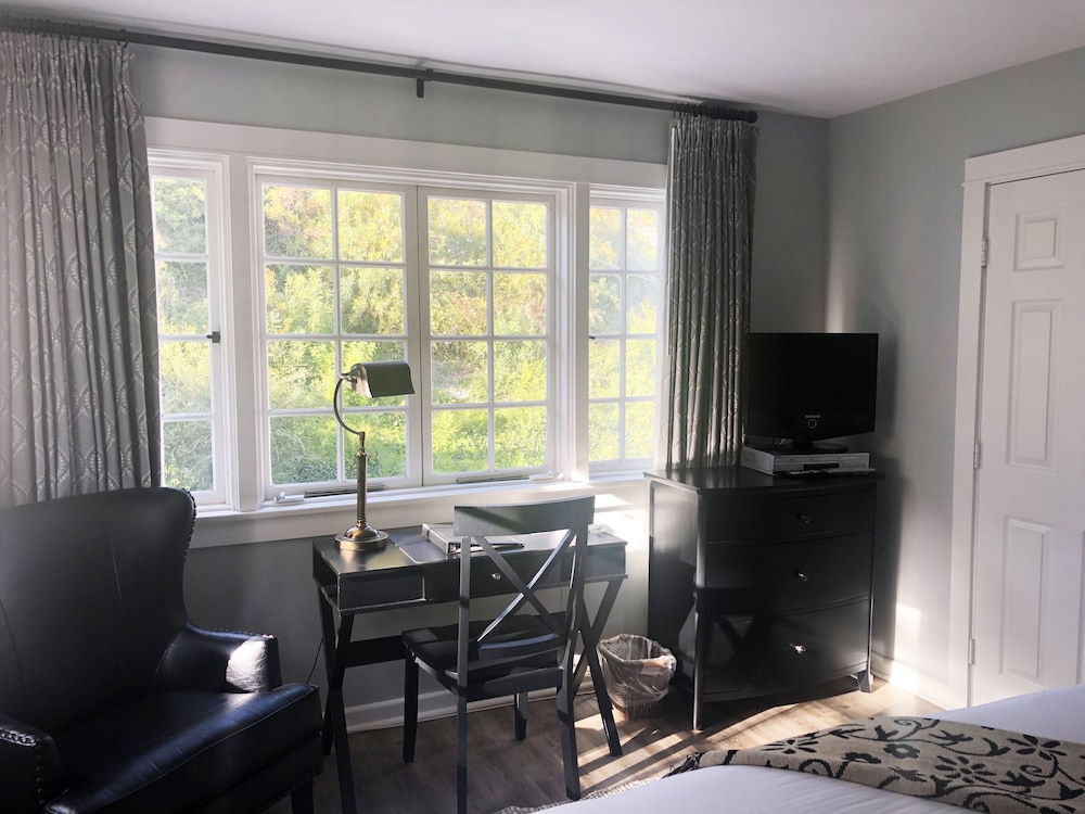 Channel Road Inn, A Four Sisters Inn 36/41