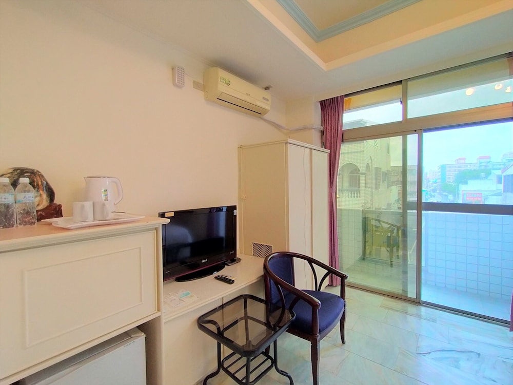 Tau Tau Chu Hotel 60/66