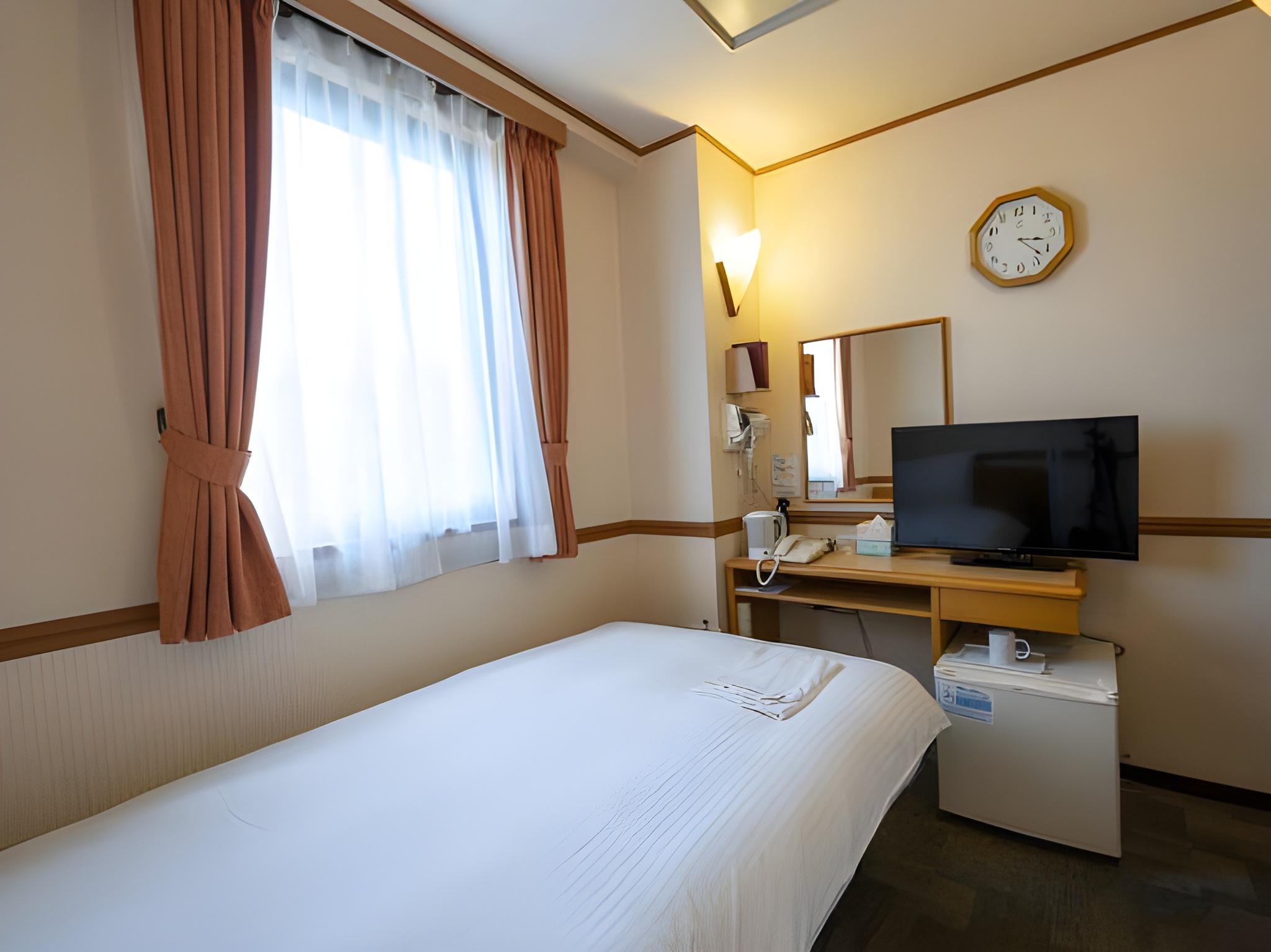 Semi Room, Single, Semi Double Bed, Smoking