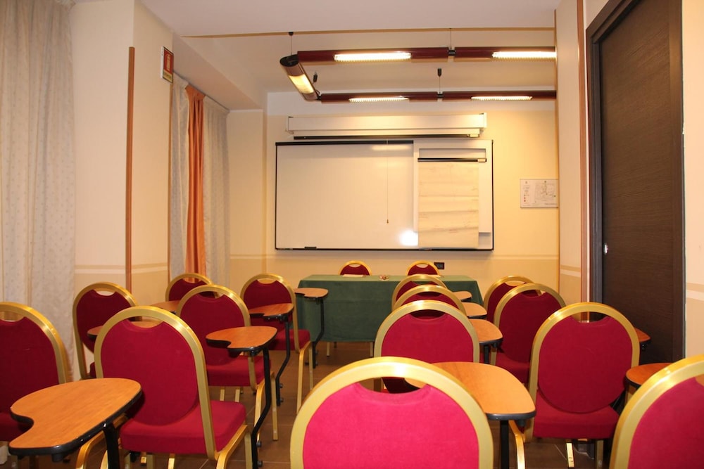 Sant Ambroeus Hotel 47/57