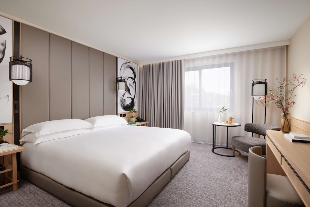 2 BEDROOMS, FAMILY SUITE