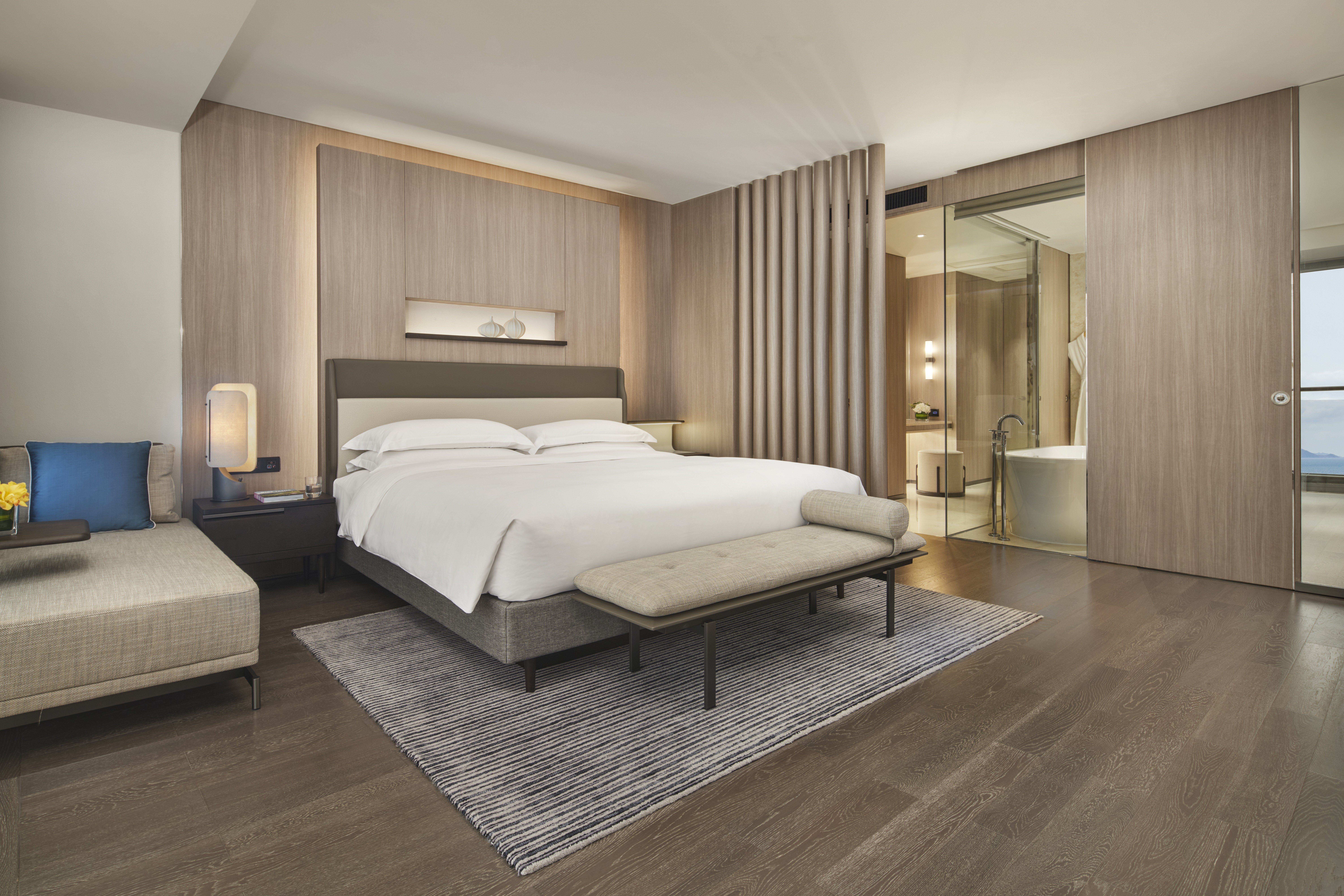 2 Bedrooms, Suite