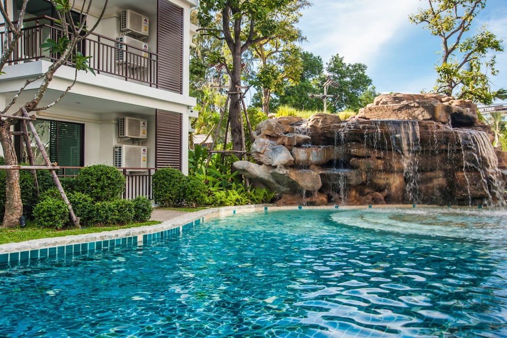 The Title KR Beach Condotel Rawai Phuket 33/37