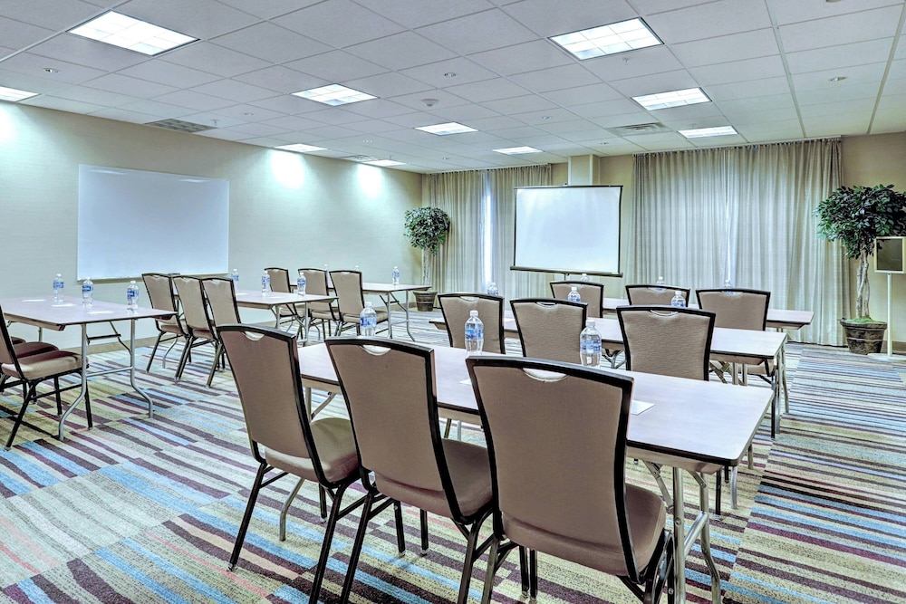 Fairfield Inn Suites By Marriott Edison South Plainfield 42/49