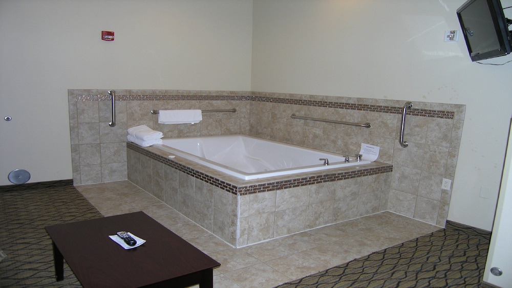 Holiday Inn Express Suites Belle Vernon 13/39
