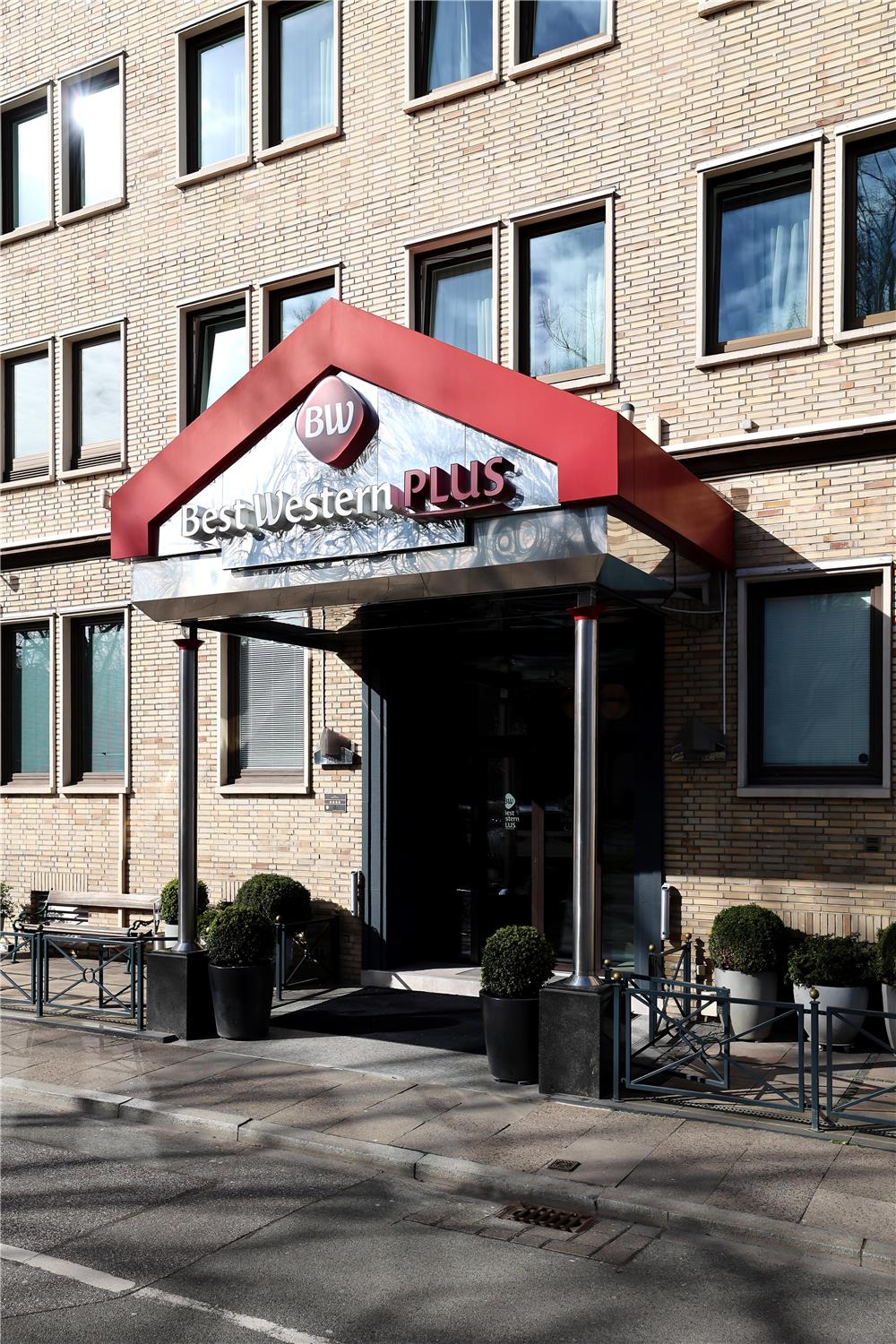 Best Western Plus Hotel St. Raphael 1/48