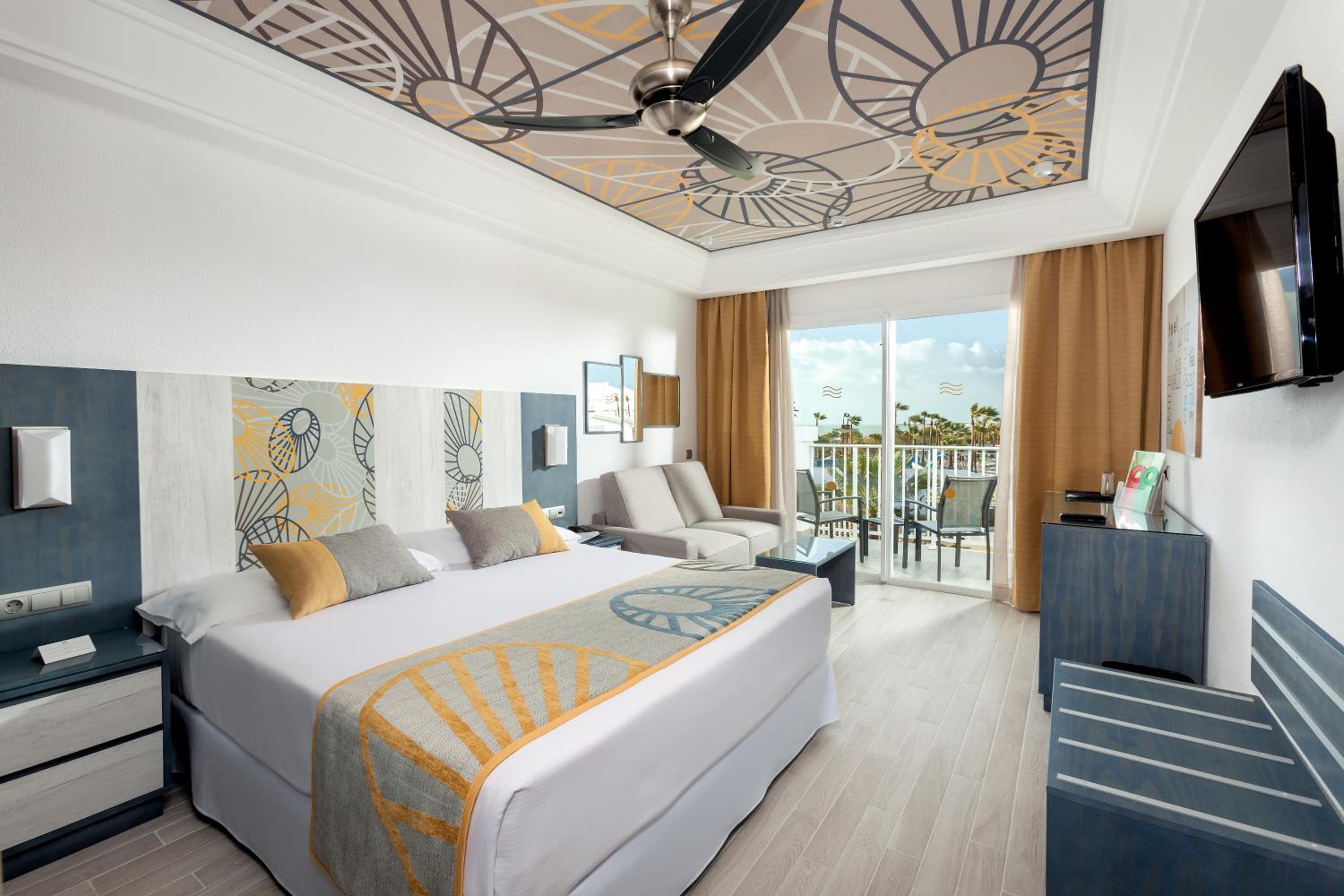 غرفة بسرير مزدوج بشرفة، Riu Chiclana 5/8