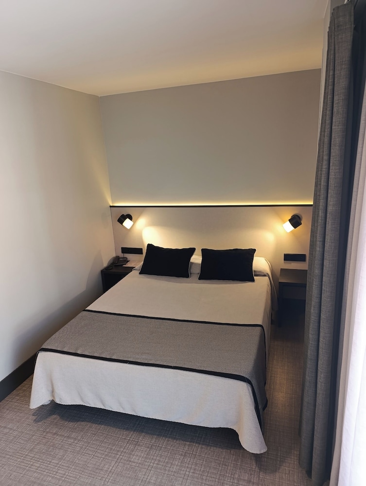 Hotel Esplugues 15/35