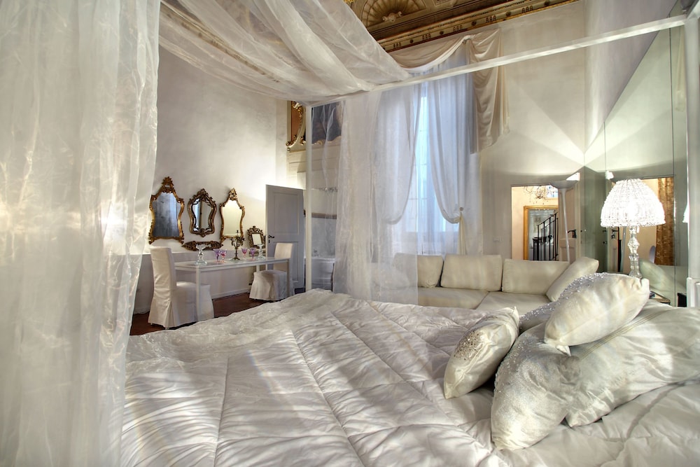 PALAZZO TOLOMEI RESIDENZA D'EPOCA 42/50