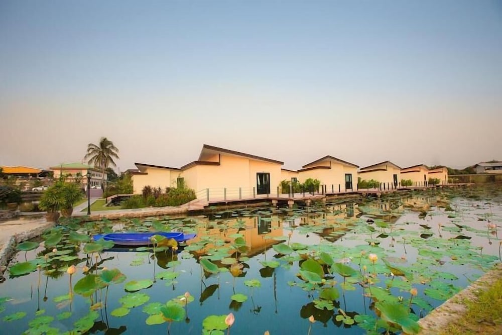 Bua Tara Resort 8/39